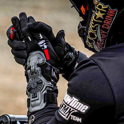 Motocross Wrist Braces: Why You Need One 