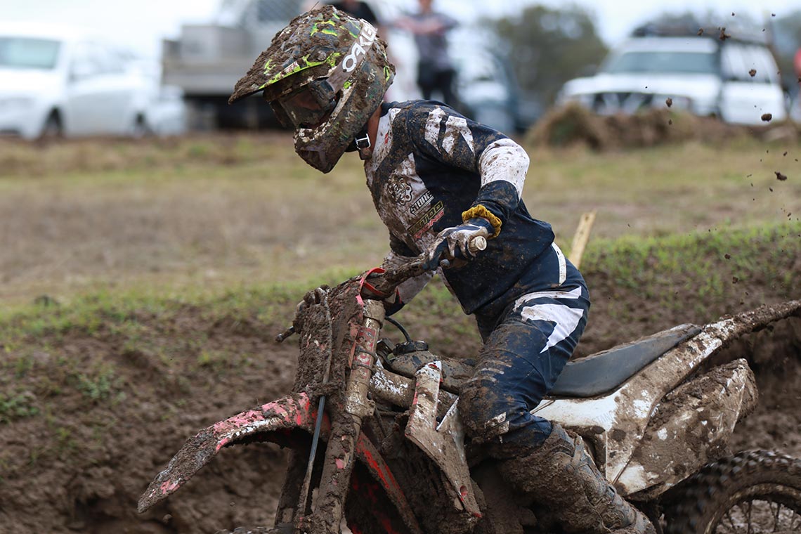 Grommet Day In The Dirt Down Under