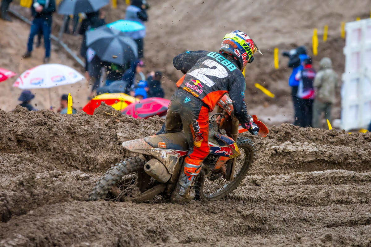 Dirt bikes cheap in mud