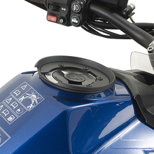 Givi BF02 Aprilia/Triumph Tanklock Flange