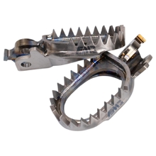 FMC Honda CRF 02-26 Titanium Foot Pegs