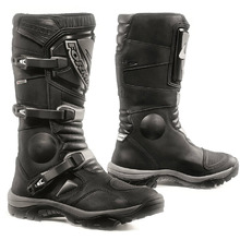 Forma Adventure Black Boots
